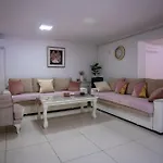 فيلة Sanela