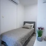 Sanela Villa *