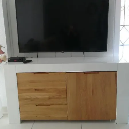 Sanela Villa *